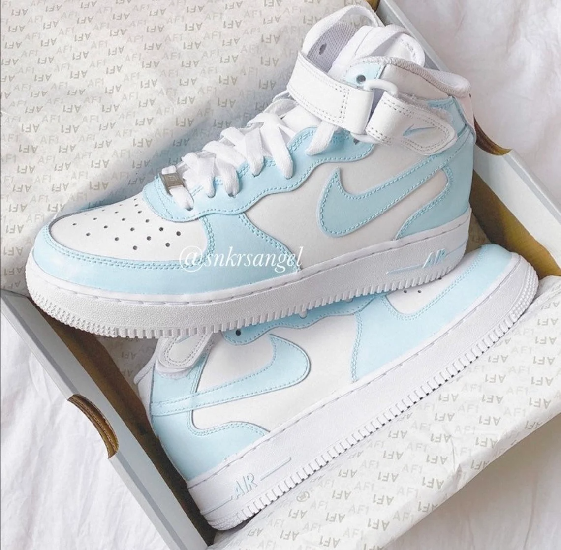 Light blue nike sneakers hotsell