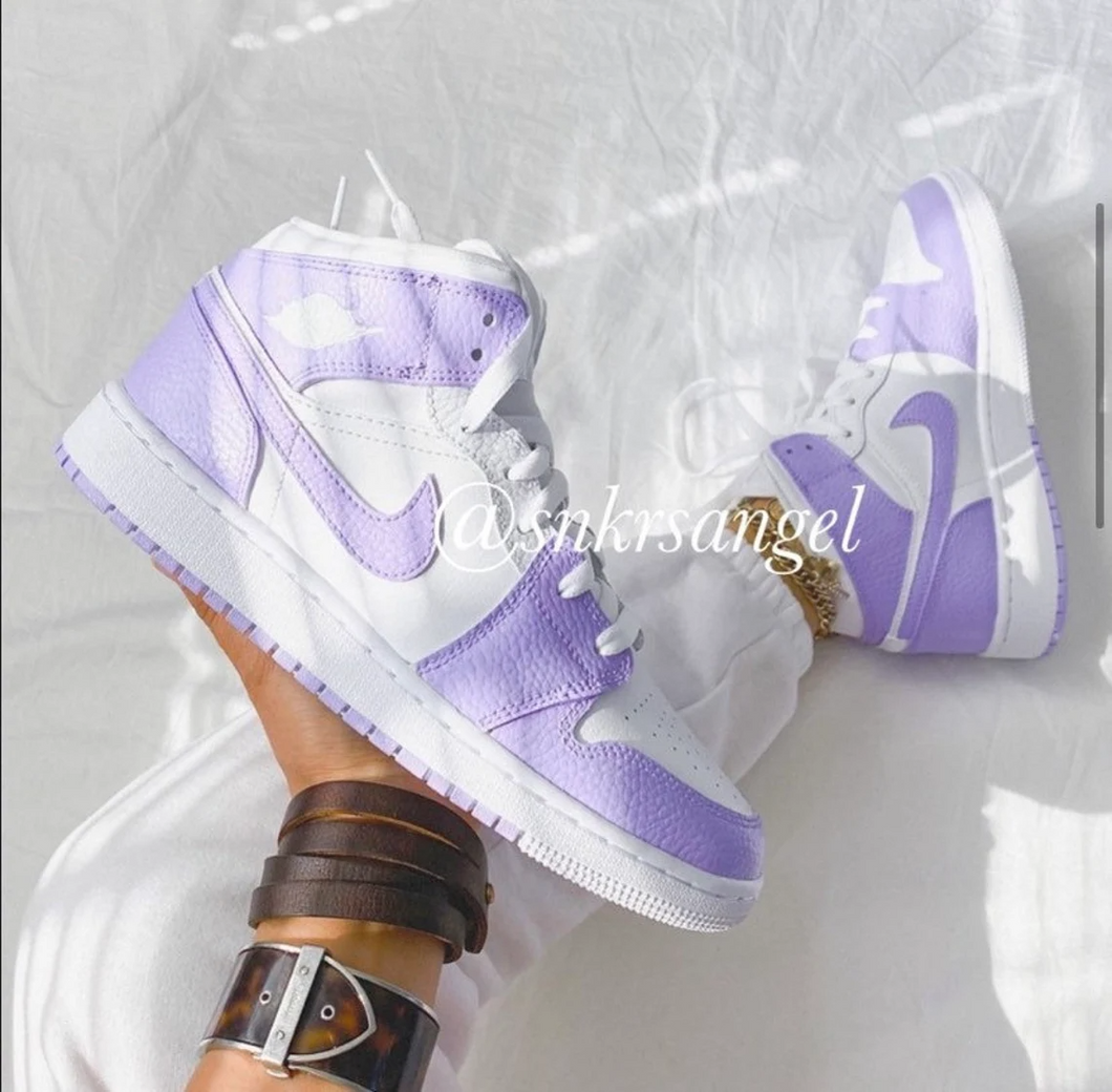 Custom Jordan 1 mid (Lilac)