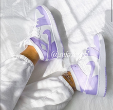 Load image into Gallery viewer, Custom Jordan 1 mid (Lilac)
