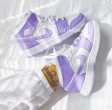 Load image into Gallery viewer, Custom Jordan 1 mid (Lilac)
